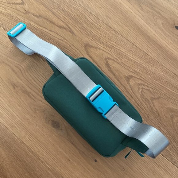 NWOT Target x LEGO bumbag - Picture 11 of 11